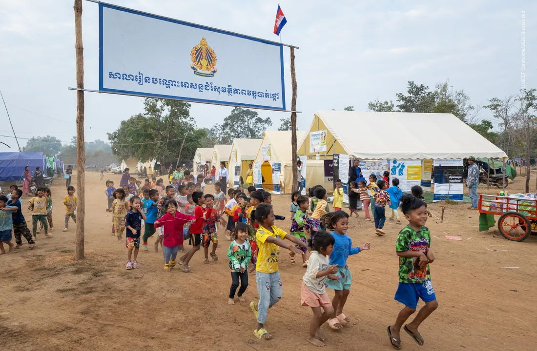 របាយការណ៍ ៖ សិស្សជាង៣ពាន់នាក់ កំពុងរៀននៅសាលាបណ្តោះអាសន្ន ក្នុង​ជំរំសុវត្ថិភាព ខណៈជិត៨ពាន់នាក់កំពុងផ្ញើខ្លួនរៀននៅតាមសាលាក្នុងរាជធានីខេត្តចំនួន២០