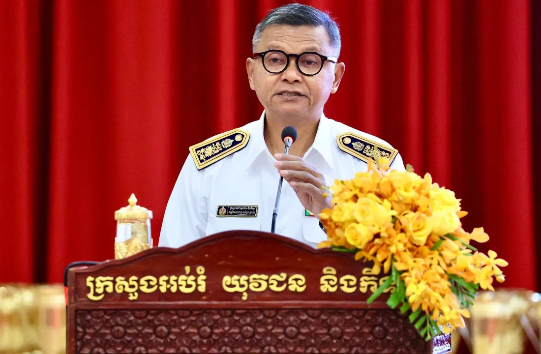 រដ្ឋមន្រ្តីអប់រំ អំពាវនាវឱ្យសាលារៀនគំរូ និងសាលារៀនទាំងអស់ បញ្ចូលស្មារតីស្នេហាជាតិក្នុងកម្មវិធីសិក្សា