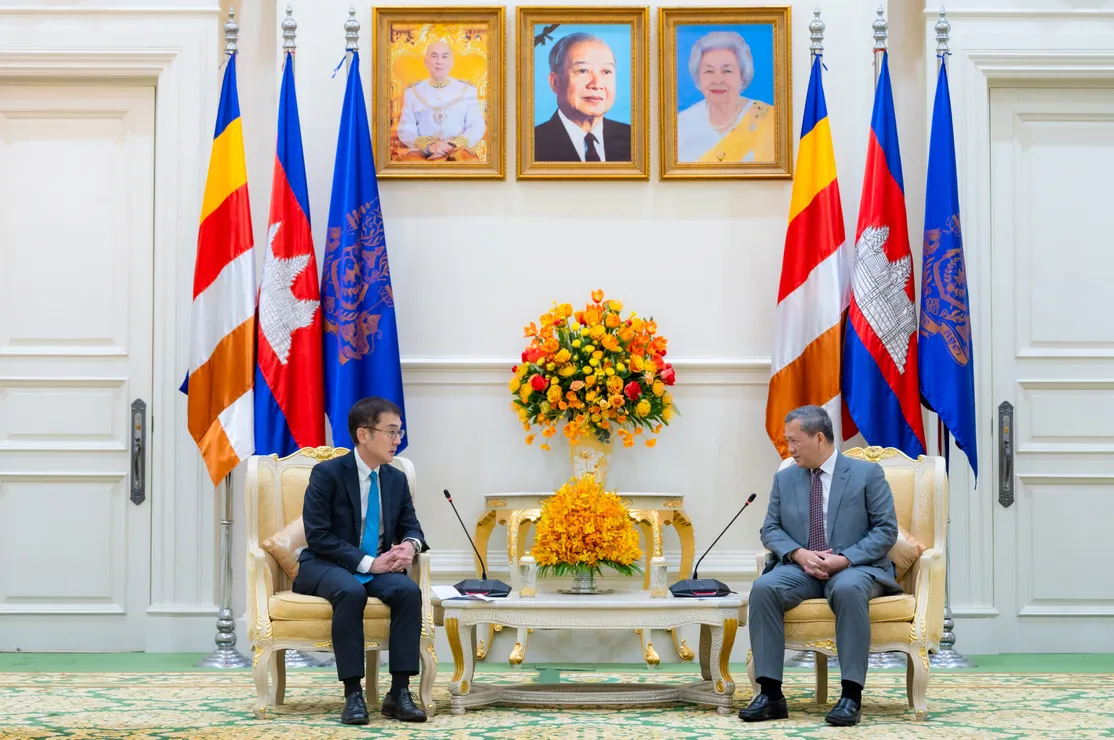 ប្រធានវិទ្យាស្ថ...