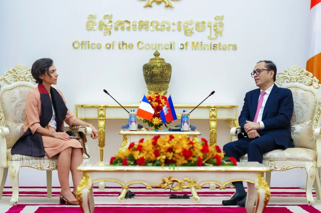 ក្រុមហ៊ុនអគ្គិស...