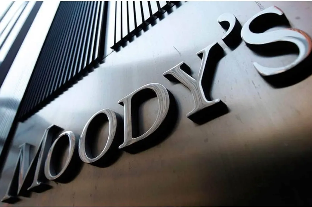 Moody's ផ្លាស់ប...