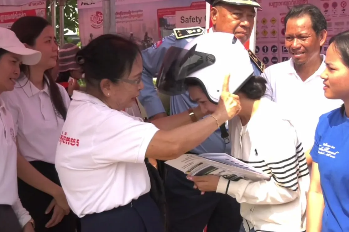 អាជ្ញាធររំលឹកពល...