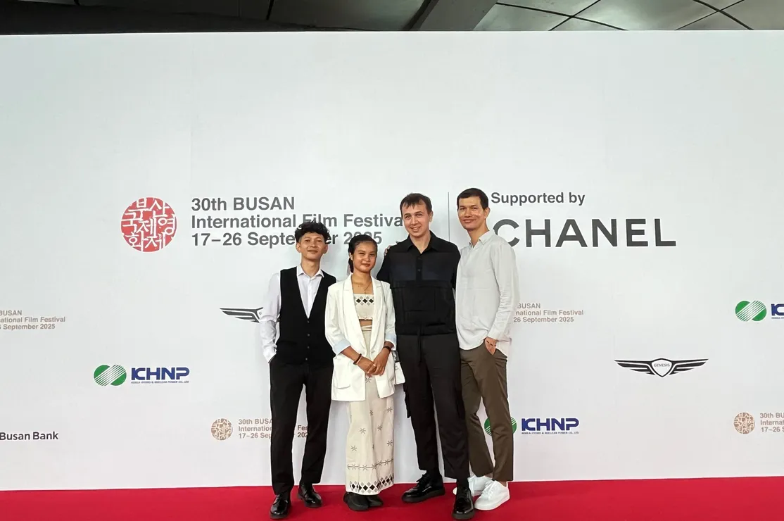 លោក ឈុន ពិសិដ្ឋ...