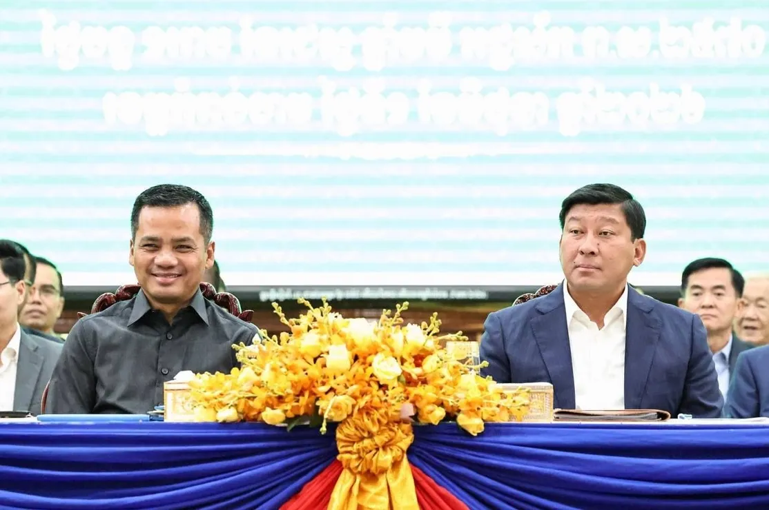 ឯកឧត្តម សាយ សំអ...