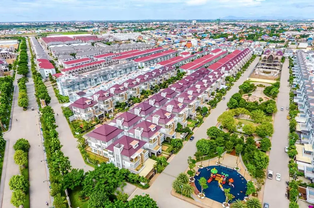 មន្ត្រីជាន់ខ្ពស់​ក្រសួងដែនដី ៖ វិស័យ​​ដីធ្លី និងអច