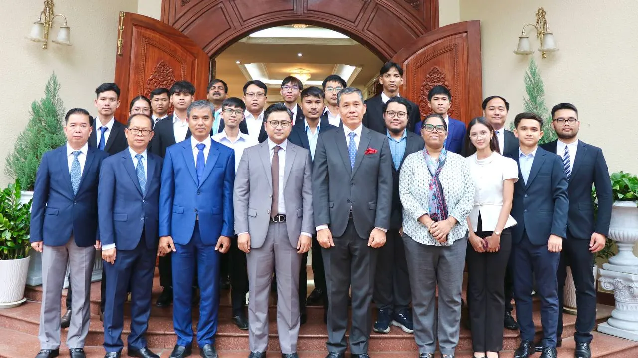 ឯកឧត្តម ទូច យ៉ា...