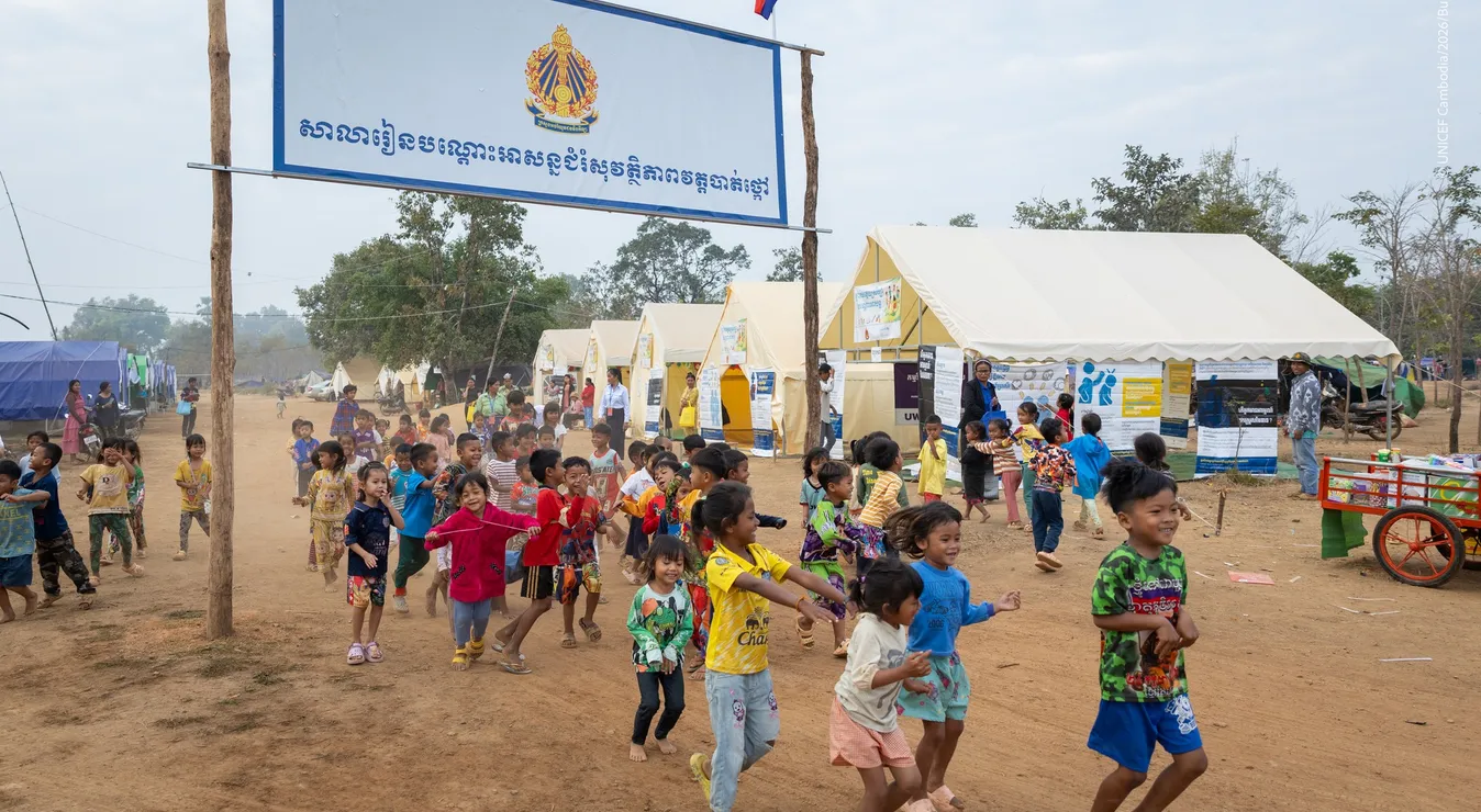 របាយការណ៍ ៖ សិស្សជាង៣ពាន់នាក់ កំពុងរៀននៅសាលាបណ្តោះអាសន្ន ក្នុង​ជំរំសុវត្ថិភាព ខណៈជិត៨ពាន់នាក់កំពុងផ្ញើខ្លួនរៀននៅតាមសាលាក្នុងរាជធានីខេត្តចំនួន២០