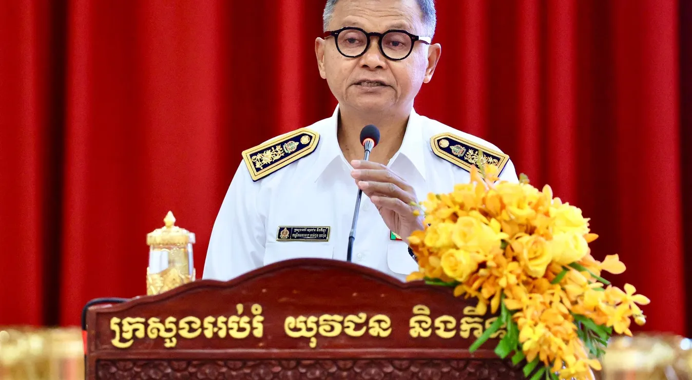 រដ្ឋមន្រ្តីអប់រំ អំពាវនាវឱ្យសាលារៀនគំរូ និងសាលារៀនទាំងអស់ បញ្ចូលស្មារតីស្នេហាជាតិក្នុងកម្មវិធីសិក្សា