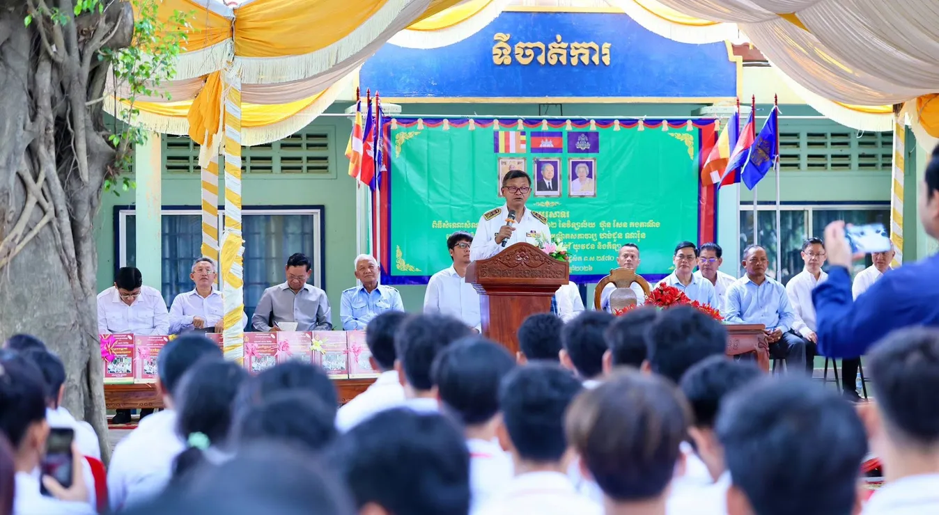 រដ្ឋមន្រ្តីអប់រំ លើកទឹកចិត្តសិស្សត្រៀមប្រឡងបាក់ឌុប បន្តខិតខំរៀនឱ្យអស់ពីលទ្ធភាព