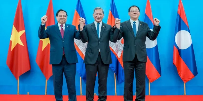 កម្ពុជា-វៀតណាម -ឡាវ បន្តលើកកម្ពស់កិច្ច​សហប្រតិបត្តិការ និង​ជំរុញទំហំពាណិជ្ជកម្មឱ្យកាន់តែប្រសើរ - AMS Article Thumbnail