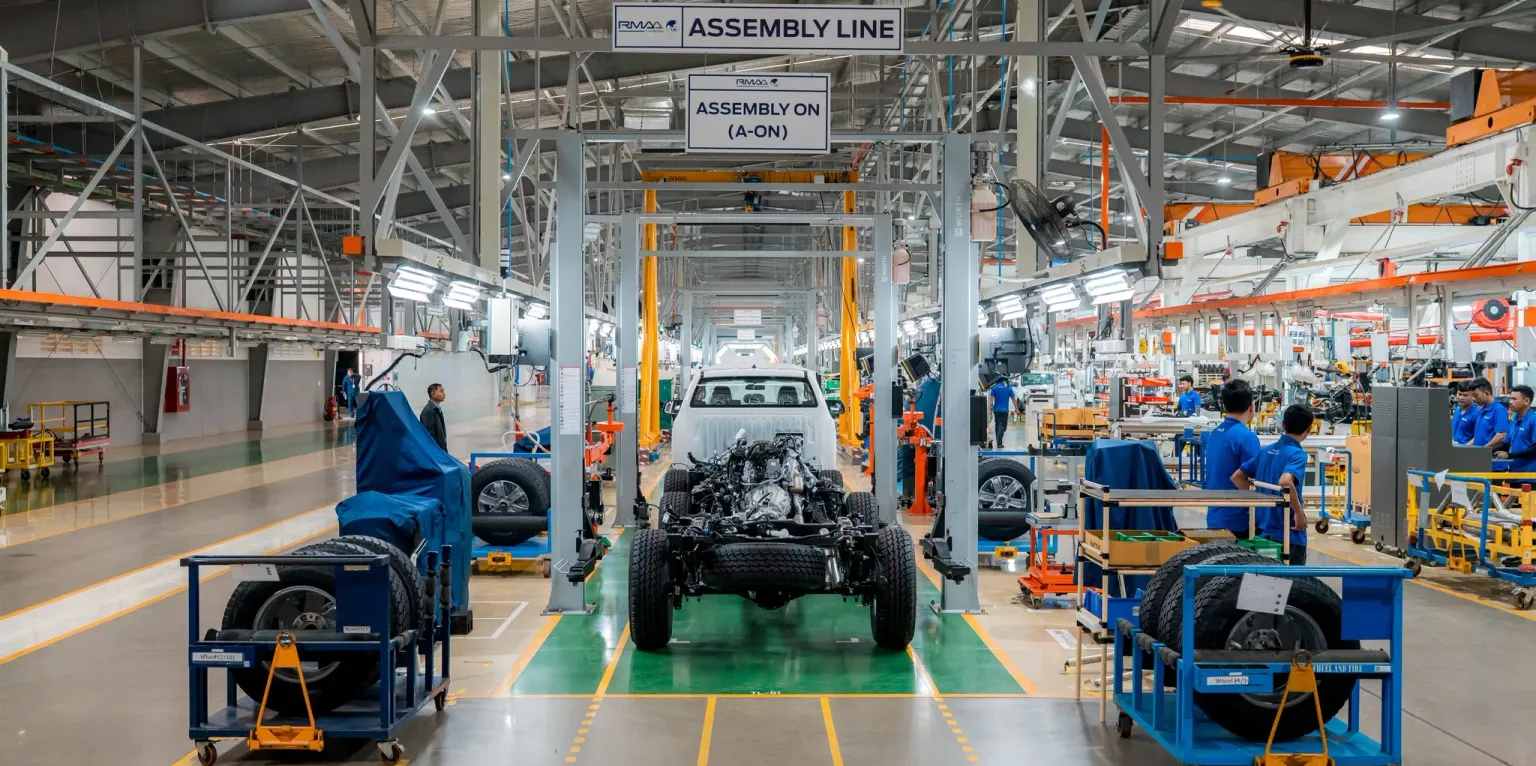 កម្ពុជាមានរោងចក្រផលិត ផ្គុំ និងដំឡើងរថយន្តចំនួន ១០ ជាមួយសមិទ្ធផលជាង ៣ម៉ឺនគ្រឿងសម្រាប់ផ្គត់ផ្គង់ក្នុងស្រុក - AMS Article Thumbnail