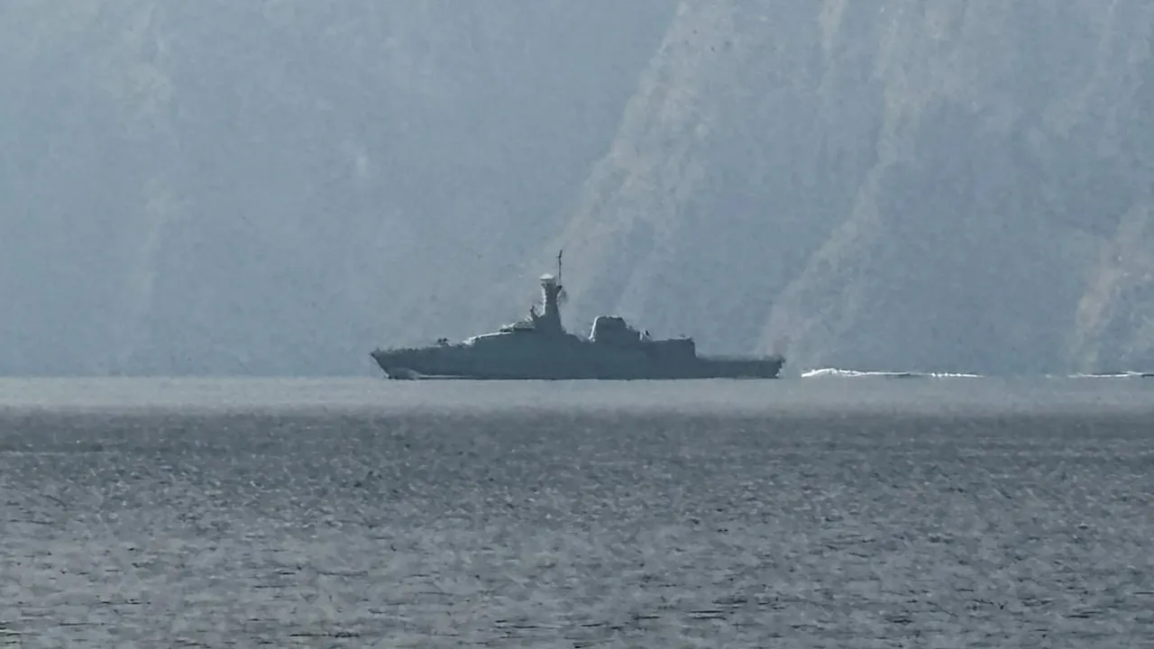 នាវាទ័ពជើងទឹកអាមេរិក ត្រៀមចេញការពារកប៉ាល់ដឹកទំនិញ កុំឲ្យ អ៊ីរ៉ង បាញ់ពន្លិច - AMS Article Thumbnail