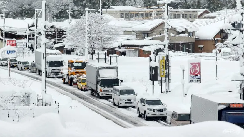​ជប៉ុន​ធ្លាក់ព្រិល​ខ្លាំង​ ​តំបន់​ខ្លះ​ធ្ងន់ធ្ងរ​ពុំ​ធ្លាប់​មាន
