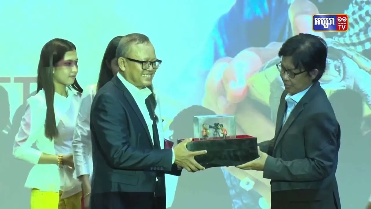 មន្រ្តីជាន់ខ្ពស់ក្រសួងបរិស្ថាន លើកទឹកចិត្តឲ្យផលិតករភាពយន្ត បង្កើតស្នាដៃ ជំរុញទេសចរណ៍ធម្មជាតិផ្សារភ្ជាប់ទឹកដី (Video Inside)