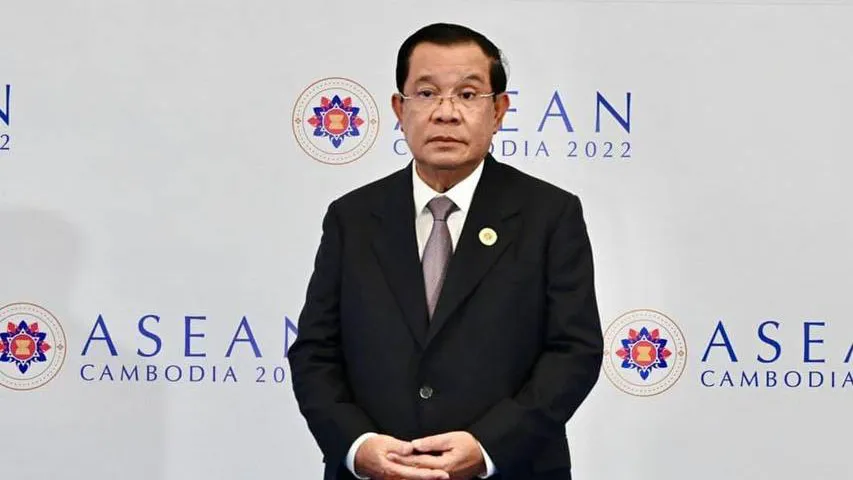 សម្ដេចតេជោ ហ៊ុន សែន តេស្តឃើញវិជ្ជមានកូវីដ-១៩ និងសម្រេចឲ្យប្រតិភូកម្ពុជា វិលត្រឡប់ទៅកម្ពុជាវិញទាំងអស់