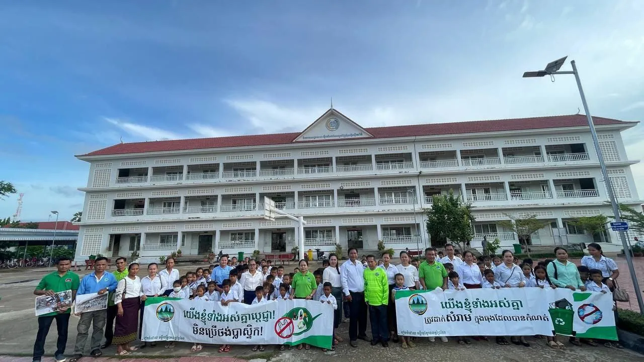 សិស្សានុសិស្សជាង ១លាននាក់ហើយ បានប្តេជ្ញាចិត្តថា «ថ្ងៃនេះ ខ្ញុំមិនប្រើថង់ប្លាស្ទិកទេ»