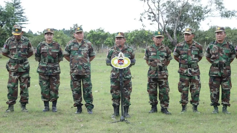 មេបញ្ជាការសឹករងកំពង់ធំ ផ្ដាំផ្ញើសិក្ខាកាមទាំងអស់ យកចិត្តទុកដាក់ពង្រឹងសមត្ថភាព ក្នុងវគ្គហ្វឹកហ្វឺនបាញ់ស៊ីបគ្រាប់ពិត រយៈពេល ៣ខែ ឱ្យមានប្រសិទ្ធភាព