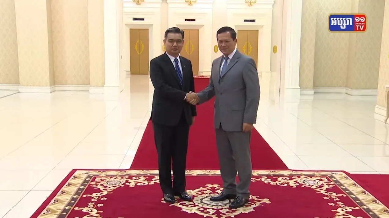 សម្តេចធិបតីទទួលជូបអគ្គរដ្ឋអាជ្ញាឡាវ (Video Inside)