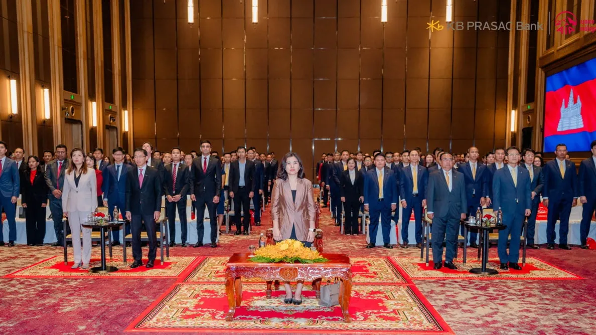 អេ អាយ អេ ខេមបូឌា និងធនាគារ ខេប៊ី ប្រាសាក់ ប្រ​កាស​ពីភាពជាដៃគូអាជីវកម្ម ប៊េងកាសួរេន រយៈពេល ១០ឆ្នាំ