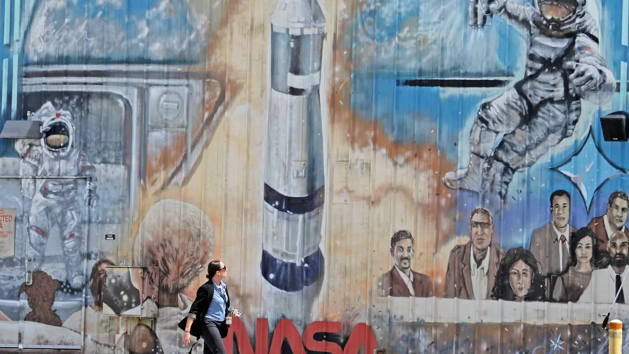 NASA នឹងវិលត្រឡប់ទៅកាន់ភពព្រះចន្ទលើកដំបូង ក្នុងពេលជាង ៥០ ឆ្នាំ