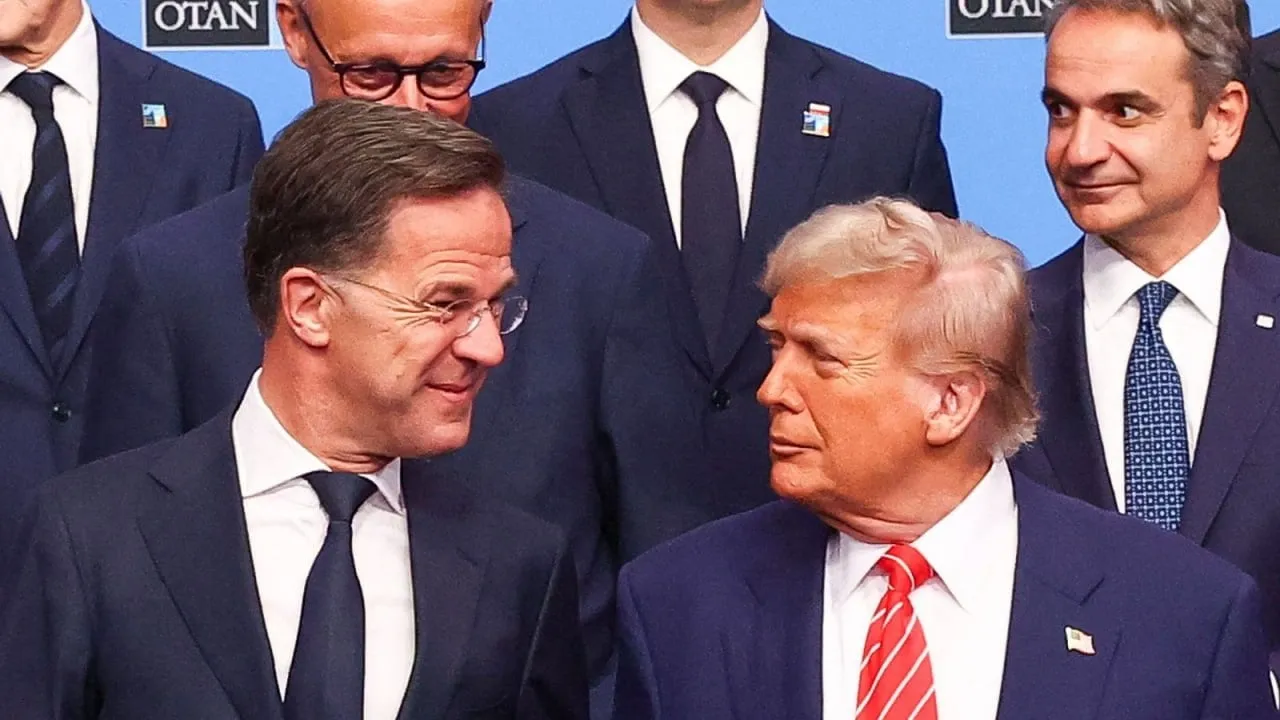 លោក ត្រាំ ហៅ ណាតូ ថា ជាអង្គការកំសាក ក្រោយបដិសេធ ការពារច្រកហ័រមូស