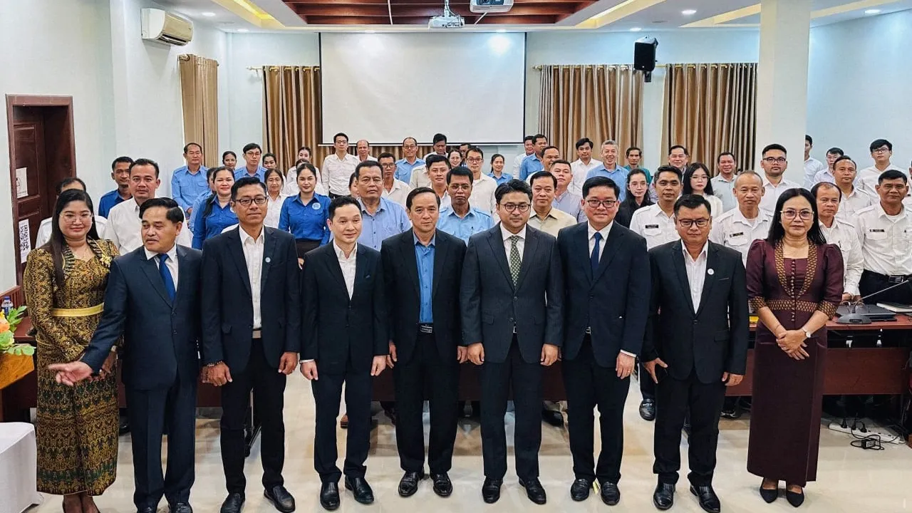 មន្ត្រីមន្ទីរប្រៃសណីយ៍ និងទូរគមនាគមន៍មកពីខេត្តចំនួន៧ ទទួលបានការបណ្តុះបណ្តាលពីការប្រើប្រាស់ប្រព័ន្ធផ្តល់សេវាសាធារណៈឌីជីថល