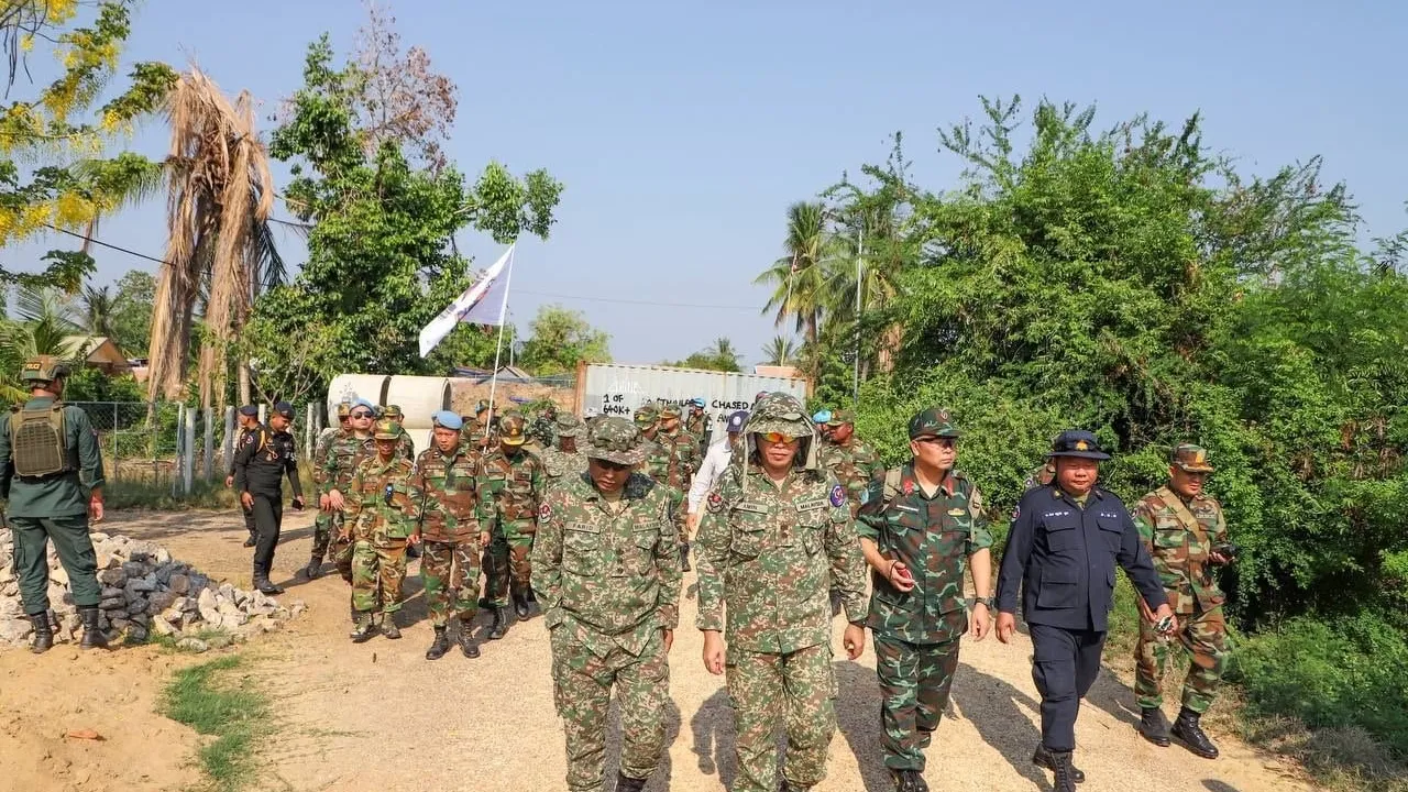 កម្ពុជាច្រានចោលការចោទប្រកាន់របស់យោធាថៃ និងថ្កោលទោសការចល័តរថពាសដែកនៅច្រកអូរស្មាច់