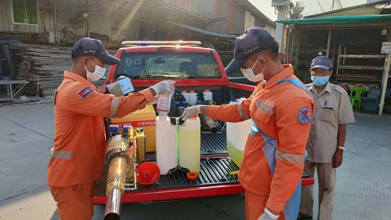 អាជ្ញាធរបើកយុទ្ធនាការបាញ់សម្លាប់មូសខ្លាតាមសហគមន៍ទូទាំងរាជធានីភ្នំពេញ