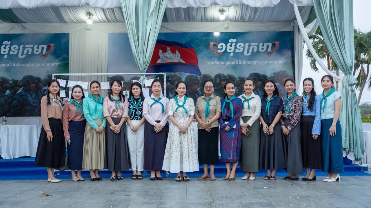 វីរកងទ័ពជួរមុខ វី រស្មី ទទួលបានសំបុត្រពីលោកជំទាវបណ្ឌិត ពេជ ចន្ទមុន្នី ដែលជាសារដ៏មានអត្ថន័យ នឹករឭក និងពាក្យពេចន៍ជូនពរដល់កងទ័ពជួរមុខ