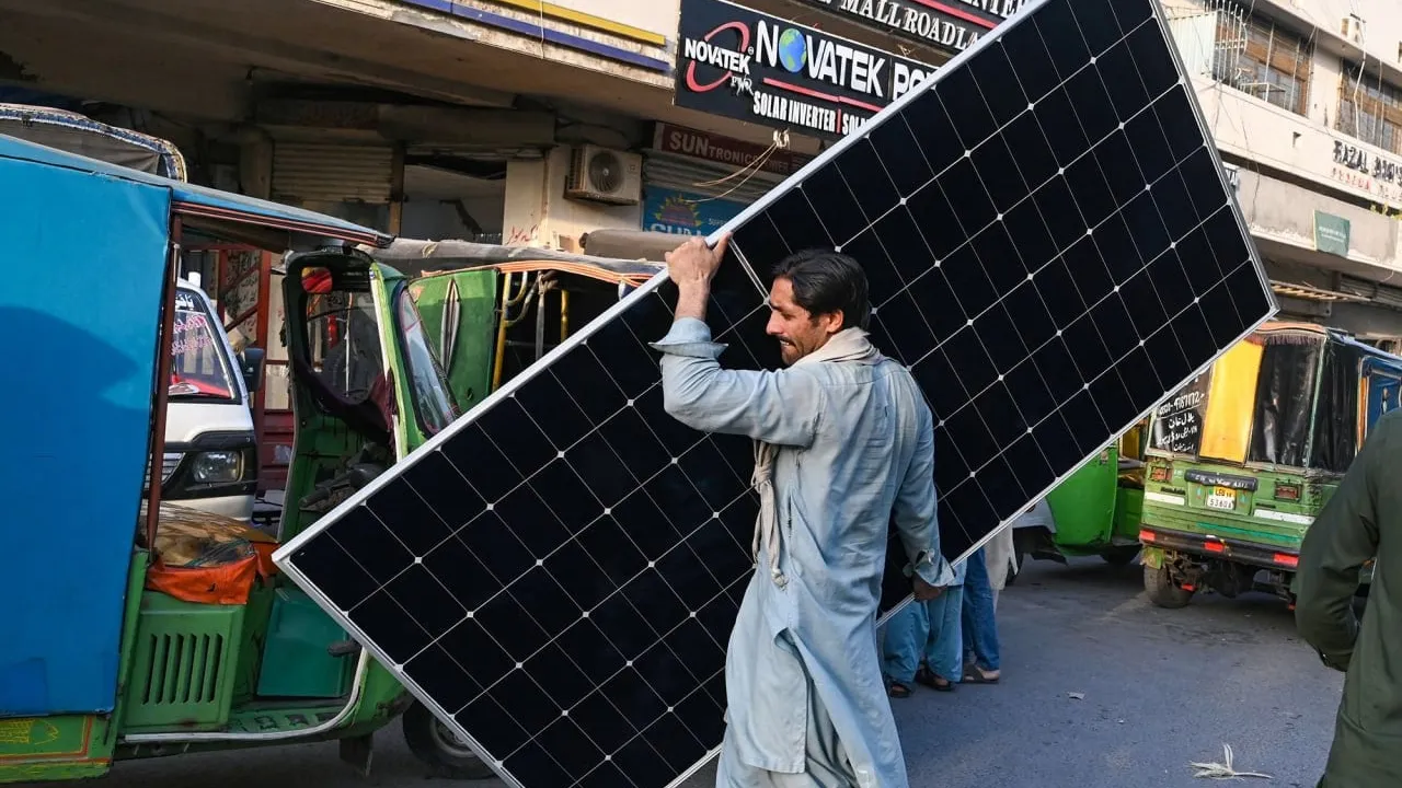 បន្ទះ សូឡា ជួយប៉ាគីស្ថាន ទប់ទល់នឹងវិបត្តិថាមពល