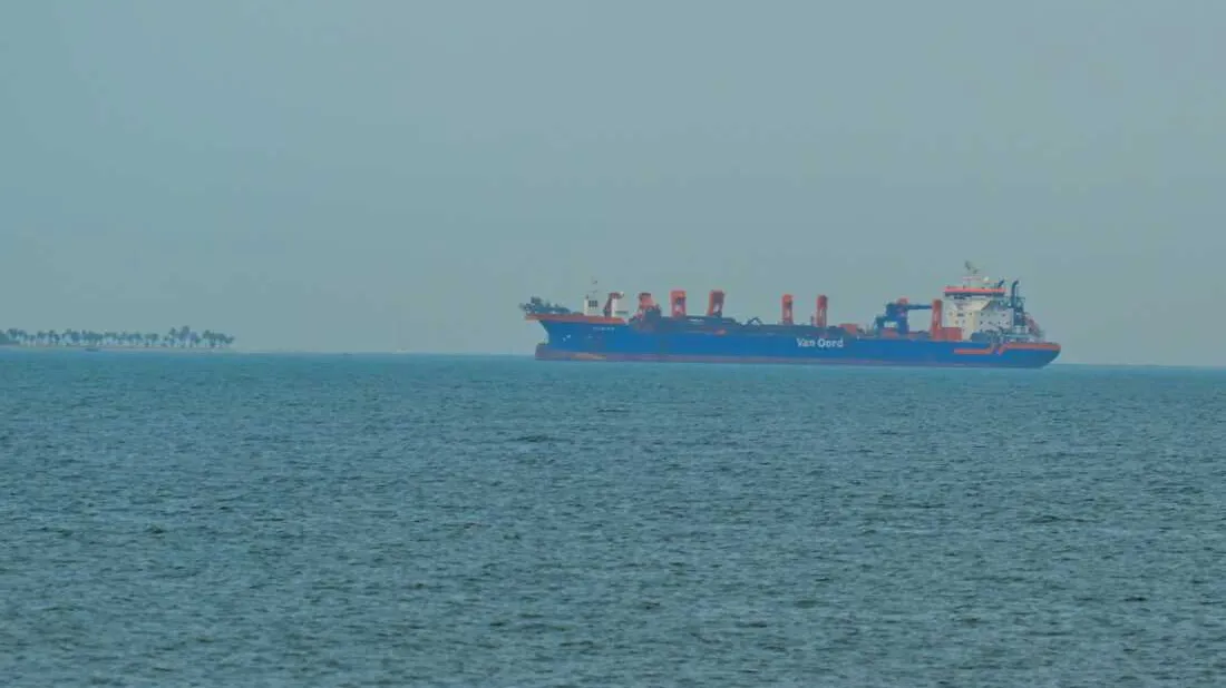 លោក ត្រាំ ចាត់ទុកការរឹបអូសនាវាពីសំណាក់ អ៊ីរ៉ង់ មិនរំលោភបទឈប់បាញ់ ព្រោះមិនមែនជារបស់ អាមេរិក និង អ៊ីស្រាអែល