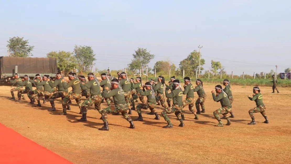 យុវជនអាយុ១៨-២៥ឆ្នាំត្រូវត្រៀមខ្លួនបំពេញកាតព្វកិច្ចយោធា ខណៈស្ត្រីអាចចូលរួមដោយស្ម័គ្រចិត្ត