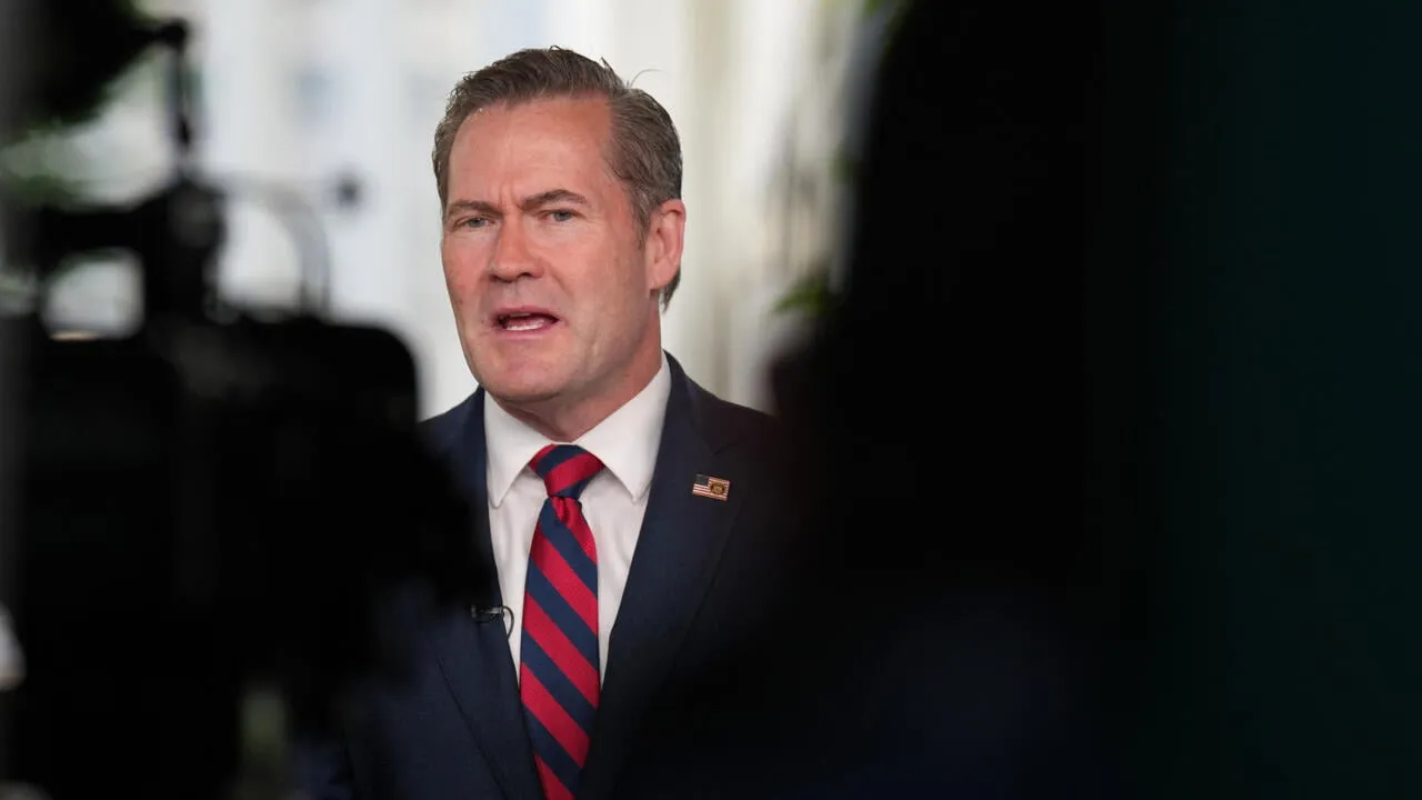 សហរដ្ឋអាមេរិក ហៅ អ៊ីរ៉ង់ ចោរសមុទ្រនៅច្រកសមុទ្រ Hormuz