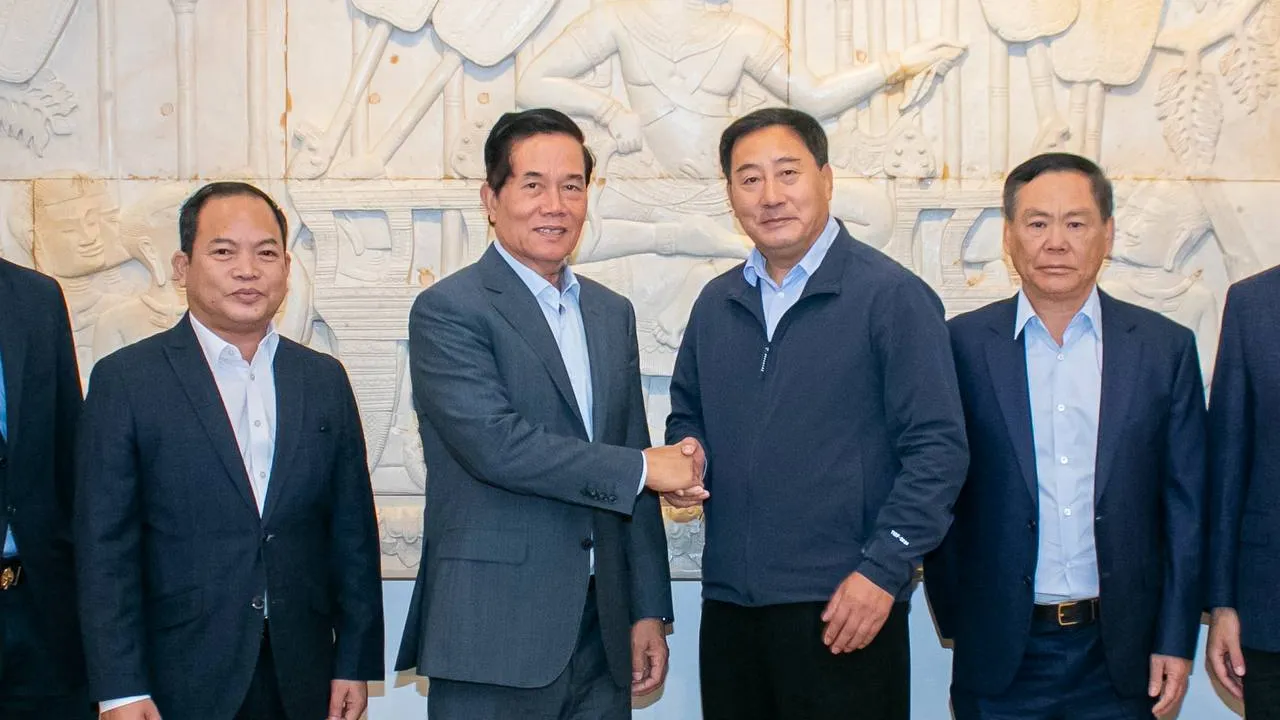 ក្រុមហ៊ុនចិន ស្នើរសុំសិក្សាលទ្ធភាព លើគម្រោងអភិវឌ្ឍប្រព័ន្ធដឹកជញ្ជូនតាមរថភ្លេីងអាកាស នៅរាជធានីភ្នំពេញ