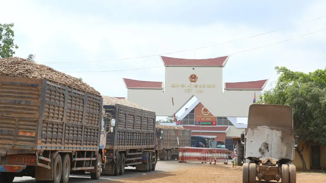 កម្ពុជា-វៀតណាមបើកច្រករបៀងដឹកជញ្ជូនថ្មី នៅឆ្នាំនេះ ស្របពេលកម្ពុជាកំពុងមានបញ្ហាព្រំដែនជាមួយថៃ