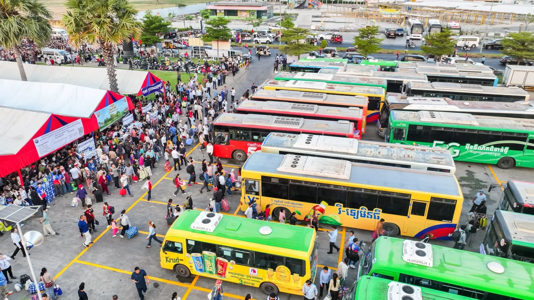 ពលរដ្ឋ ១២ ម៉ឺននាក់ ចំណេញលុយប្រហែល ៤,៥ លានដុល្លារ ពីការធ្វើដំណើរទៅលេងស្រុកកំណើតពេលបុណ្យចូលឆ្នាំខ្មែរ