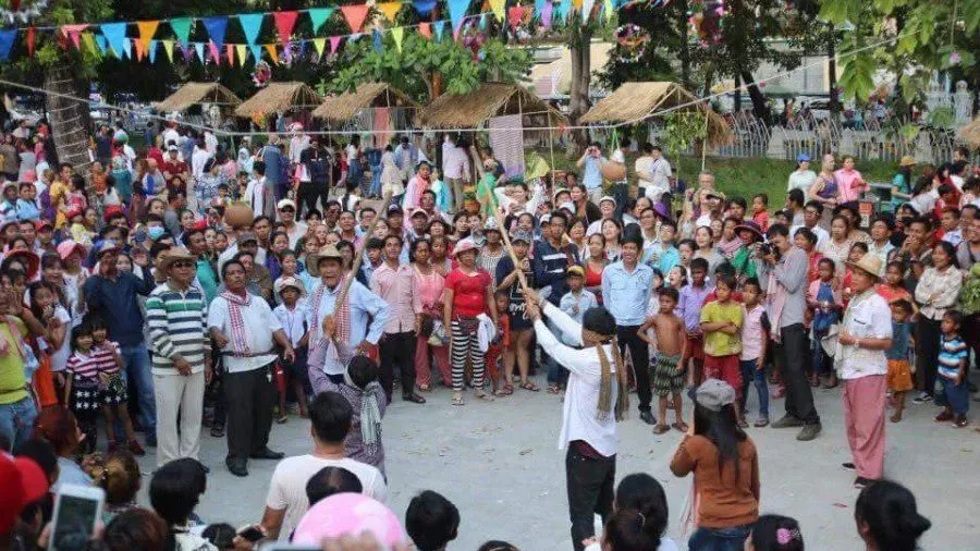 អ្នកជំនាញថា ពលរដ្ឋគួរដើរកម្សាន្តក្នុងស្រុកឱ្យ​ច្រើន និងកាត់បន្ថយទៅក្រៅប្រទេសក្នុងអំឡុងបុណ្យចូលឆ្នាំខ្មែរ