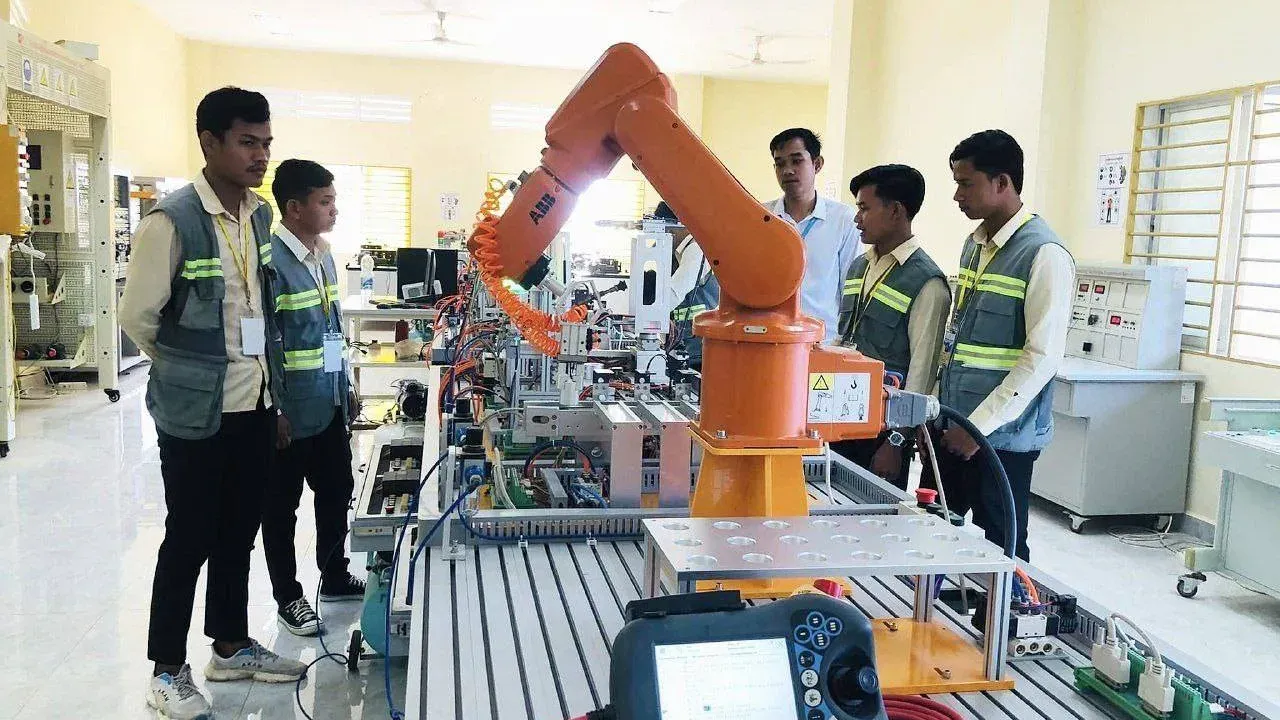 កម្ពុជាពង្រឹងការបណ្តុះបណ្តាលជំនាញកម្រិតខ្ពស់ ៣ប្រភេទ ឆ្លើយតបនឹងឧស្សាហកម្មនាពេលអនាគត