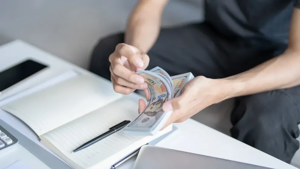 ទើបបើកប្រាក់ខែថ្មីៗ គួរដឹងពីតិចនិកចំណាយ ការពារចាយអស់សល់ថ្ងៃ