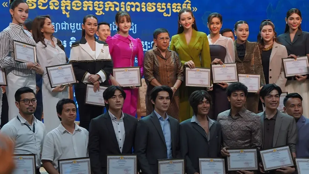 សាន្ត កុសុមៈ រវល់កិច្ចការបង្រៀនយ៉ាងណា ក៏មិនភ្លេចវេទិកា «យុវជនក្នុងកិច្ចការពារវប្បធម៌»