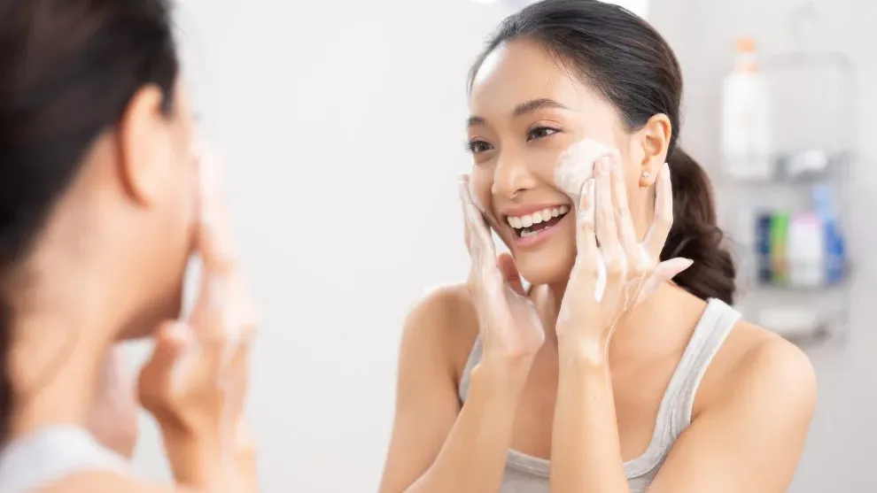 Circadian Skincare៖ ស្វែងយល់ពីវិធីថែរក្សាស្បែកទៅតាមនាឡិកាជីវសាស្ត្រ