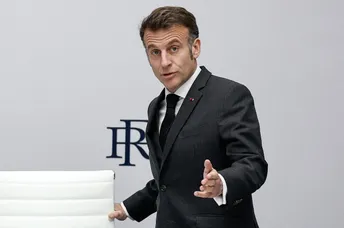 លោក Macron ជំរុញឱ្យភាគីជម្លោះក្នុងសង្គ្រាមមជ្ឈិមបូព៌ា ឈប់បំផ្លាញទីតាំងថាមពល - AMS Article Thumbnail