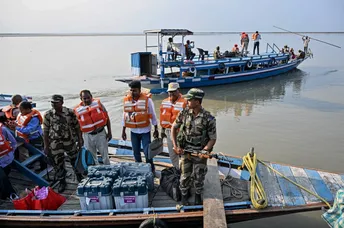 ឥណ្ឌា ពិចារណាលែងក្រពើ និង ពស់ នៅតាមព្រំដែនបង់ក្លាដែស - AMS Article Thumbnail