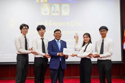 ក្រុមនិស្សិតវិទ្យាស្ថានបច្ចេកវិទ្យាកម្ពុជា ជាប់ជ័យលាភីលេខ១ ក្នុងកម្មវិធីយុវជនអ៊ីជិន ២០២៥