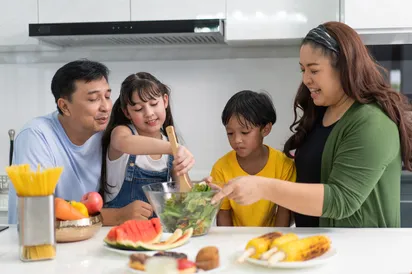 ៥ វិធី ដើម្បីចាប់ផ្តើមទម្លាប់សុខភាពល្អក្នុងគ្រួសារ