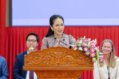 «​កុំ​រៀន​តាម​គេ​!​» ​៖ ​លោកជំទាវ​បណ្ឌិត​ ​ពេជ ​ចន្ទ​មុន្នី ​ផ្ដល់​គន្លឹះ​ ​៥​ ​ចំណុច​ ​ជួយ​យុវជន​ជ្រើសរើស​អាជីព ​និង​អនាគត​ដោយ​ភាព​ជឿជាក់​