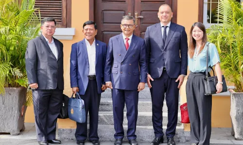 ក្រសួងអប់រំគាំទ្រគម្រោងកម្មវិធីថ្នាលឌីជីថល Edumalin ជាភាសាខ្មែរ សម្រាប់បង្រៀនគណិតវិទ្យាសិស្សថ្នាក់ទី៩