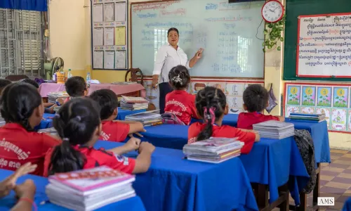 អ្នកជំនាញ ៖ ដោះស្រាយភាពអសកម្មក្នុងថ្នាក់រៀន គ្រូបន្តប្រើវិន័យបែបវិជ្ជមាន ខណៈសិស្សត្រូវផ្លាស់ប្ដូរឥរិយាបទខិតខំរៀន
