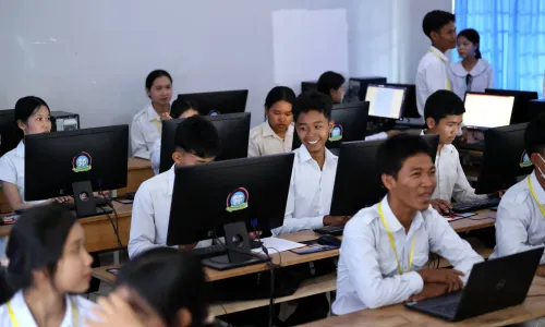 ក្រសួងអប់រំកំណត់គោលដៅយុទ្ធសាស្រ្ត ធ្វើទំនើបកម្មសាលារៀនតាមបណ្តោយព្រំដែន ឱ្យ​ក្លាយ​ជា​សាលារៀនឌីជីថល