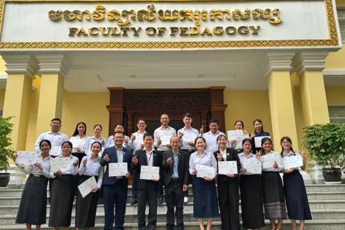 កម្ពុជា​ ចិន​ កំពុង​បណ្តុះបណ្តាល​គ្រូភាសាចិន សម្រាប់​ថ្នាក់អនុវិទ្យាល័យ និងវិទ្យាល័យ